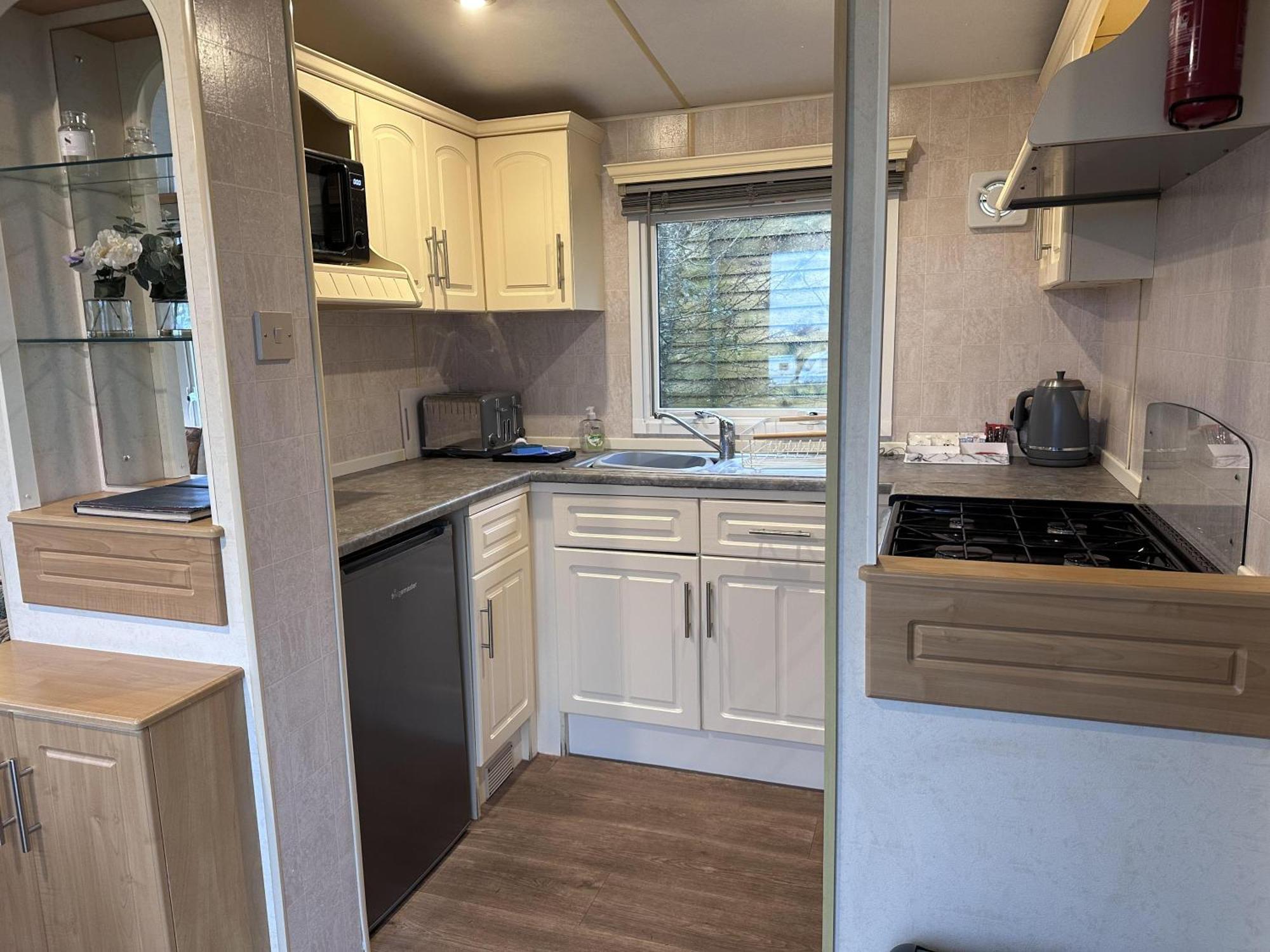 Captivating 2-Bed Static Caravan In Holyhead Llanfachraeth Buitenkant foto